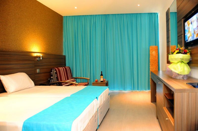 Amagi beach 2. Отель Limanaki Beach. Green Shadows Beach Hotel 2 Калутара. Отель Calamander Unawatuna Beach 3 *. Lanka super Corals 3*.