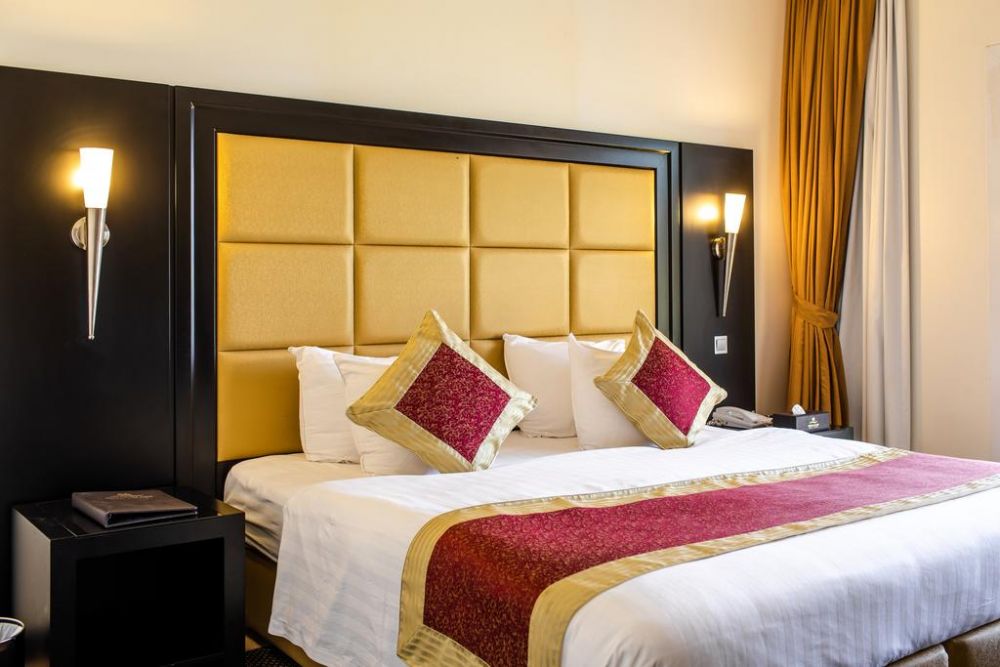 Royal beach hotel resort fujairah. Отель Royal m Hotel & Resort. Роял ми Фуджейра отель. Royal Hotel 3 ОАЭ, фото отеля. Royal Beach.