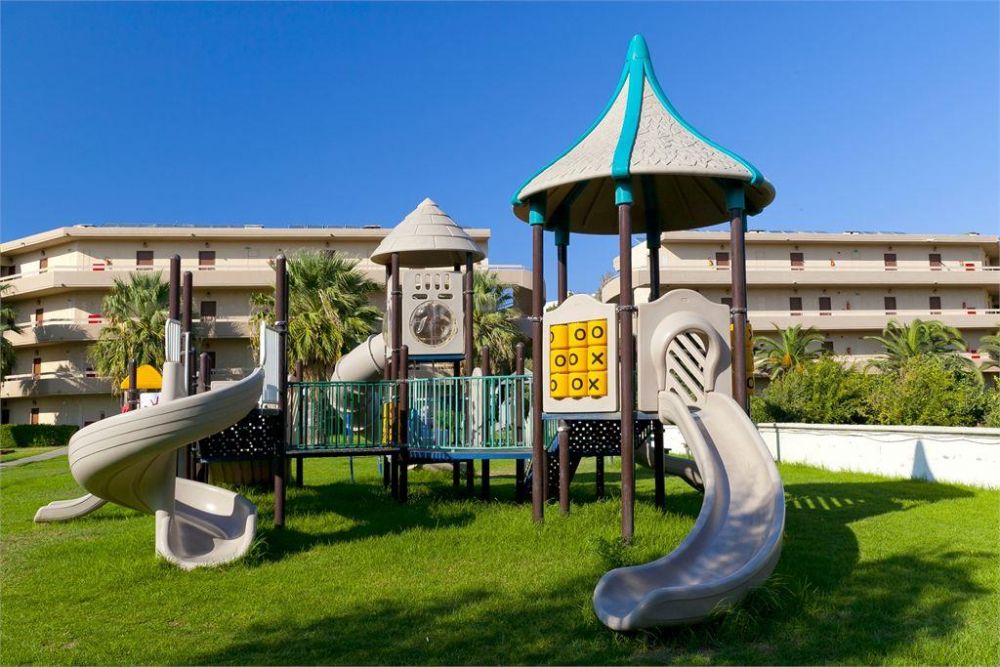 Sandy Beach Resort 4 Албания