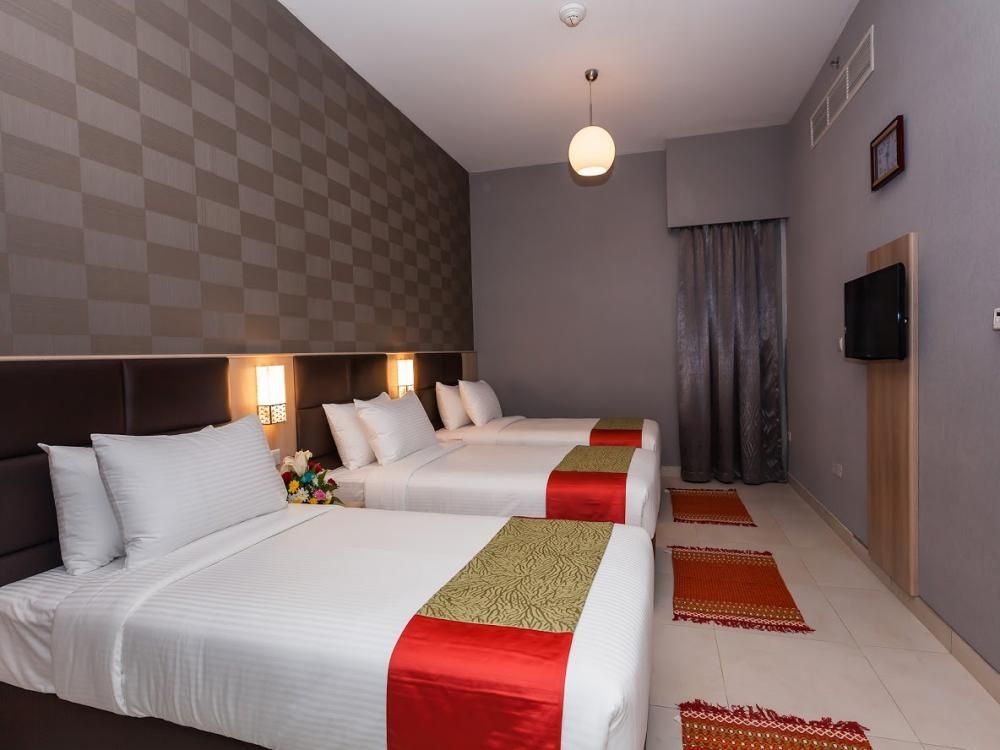 Florida Square Hotel. 2*. Form Hotel Dubai 4* (бар-Дубай). Side Square Hotel 4*. Side Square Hotel.